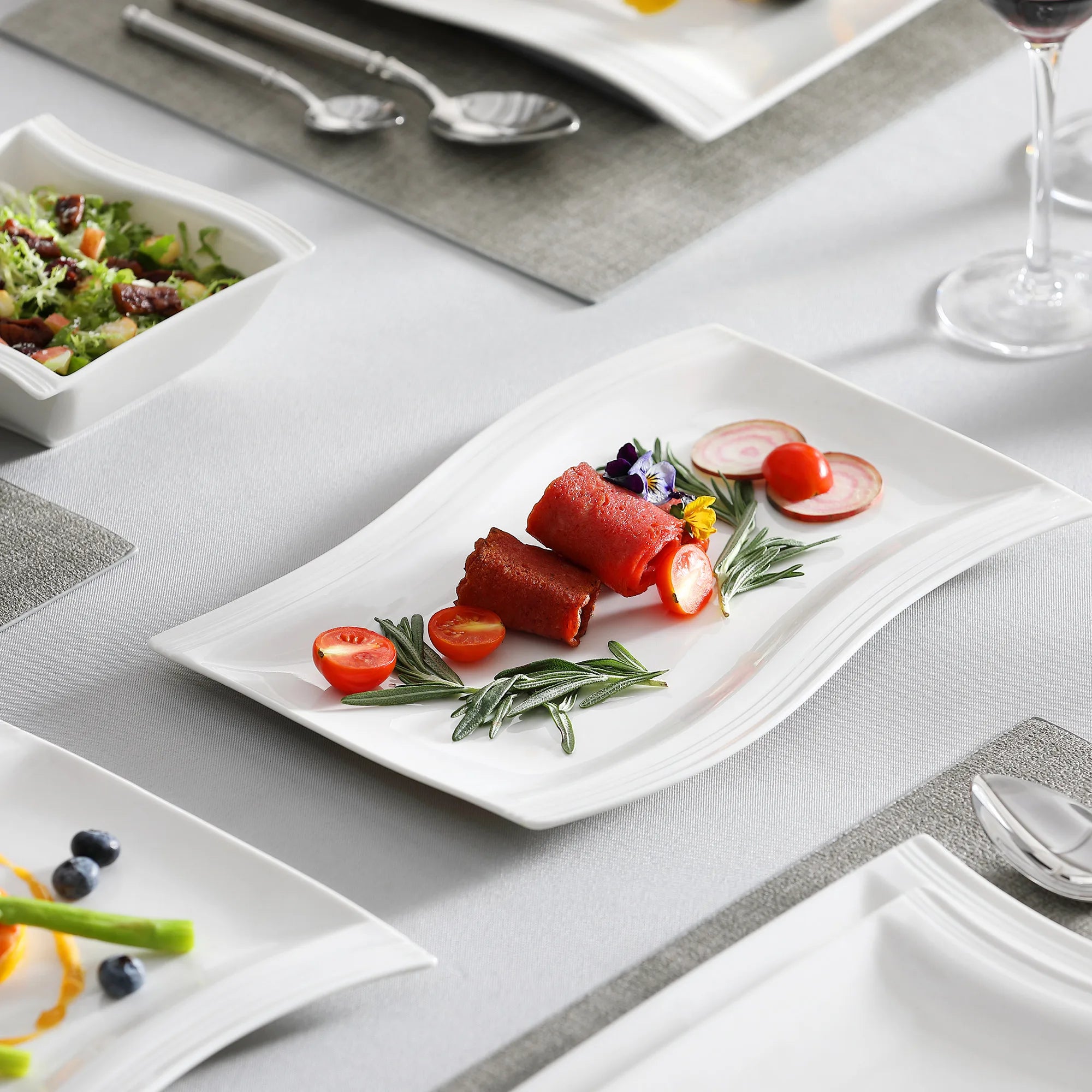 MALACASA Flora 26-Piece Porcelain Dinner Set with Bowls Dessert Soup Dinner Plates Rectangular Plates Set Service for 6 Person